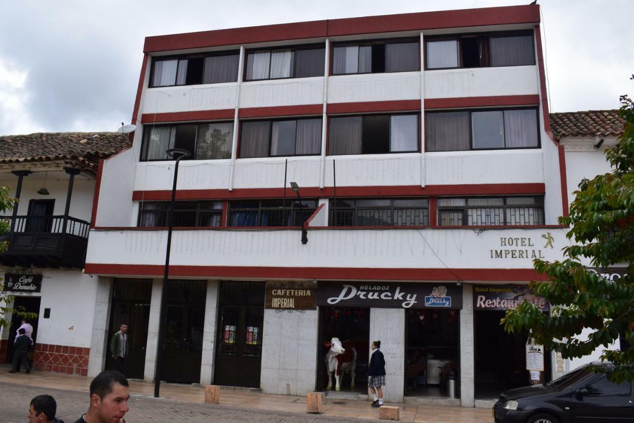Hotel Imperial パンプローナ エクステリア 写真